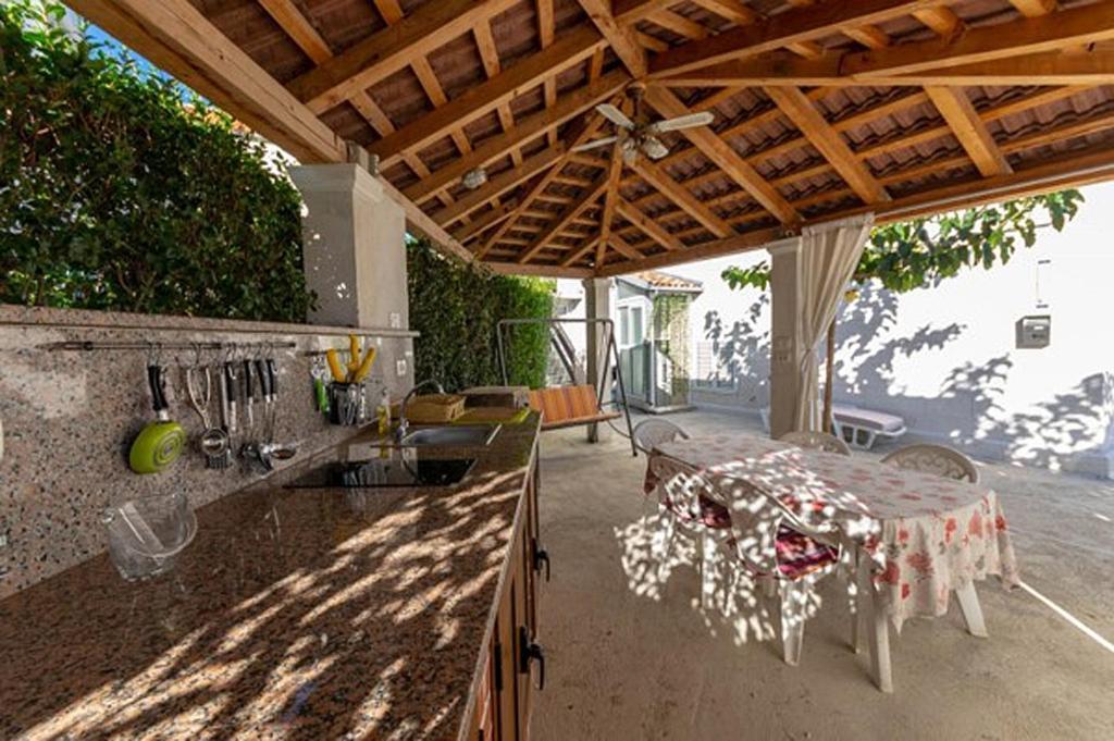 Apartments By The Sea Rogoznica - 12995 Exterior photo